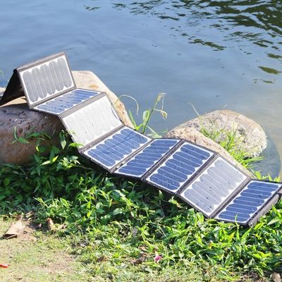 سعر جيد حقيبة أجنحة الطاقة الشمسية 40W 50W 60W للتخييم في الهواء الطلق حقيبة ألواح الطاقة الشمسية قابلة للماء قابلة للطي الانترنت